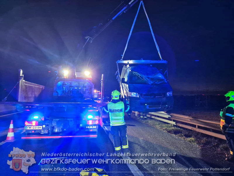 20251205_Verkehrsunfall auf der A3 bei Pottendorf Foto: FF Pottendorf