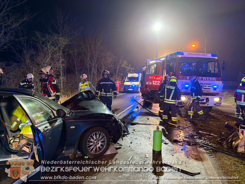 20251208_Frontalzusammensto� auf der B60 zwsichen Unterwaltersdorf und Weigelsdorf  Foto: Freiwillige Feuerwehr Unterwaltersdorf