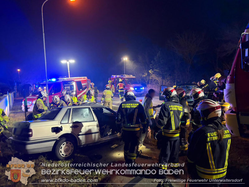 20251208_Frontalzusammensto� auf der B60 zwsichen Unterwaltersdorf und Weigelsdorf  Foto: Freiwillige Feuerwehr Unterwaltersdorf