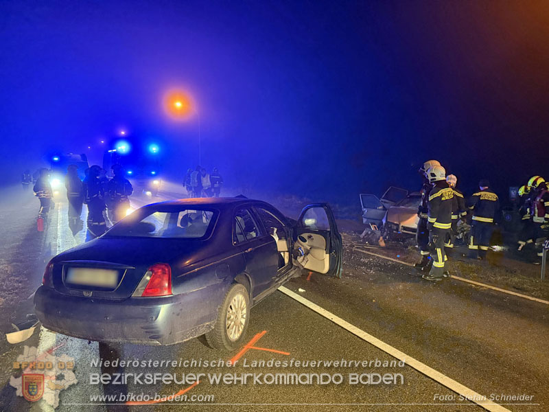 20251208_Frontalzusammensto� auf der B60 zwsichen Unterwaltersdorf und Weigelsdorf  Foto: Stefan Schneider BFKDO BADEN