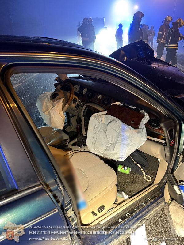 20251208_Frontalzusammensto� auf der B60 zwsichen Unterwaltersdorf und Weigelsdorf  Foto: Stefan Schneider BFKDO BADEN