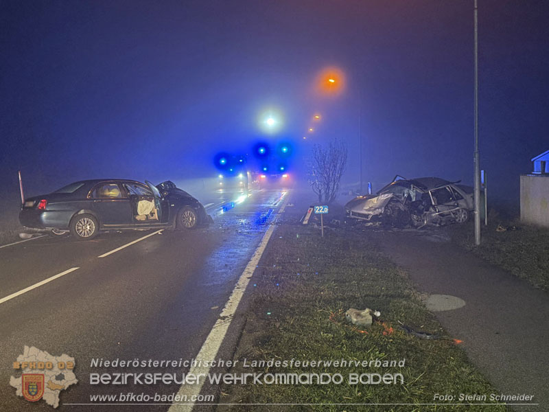 20251208_Frontalzusammensto� auf der B60 zwsichen Unterwaltersdorf und Weigelsdorf Foto: Stefan Schneider BFKDO BADEN