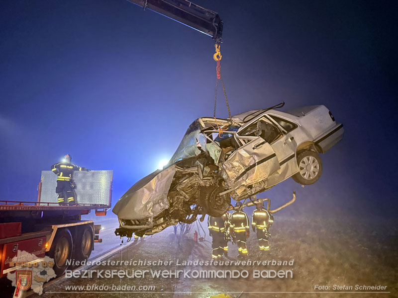 20251208_Frontalzusammensto� auf der B60 zwsichen Unterwaltersdorf und Weigelsdorf Foto: Stefan Schneider BFKDO BADEN