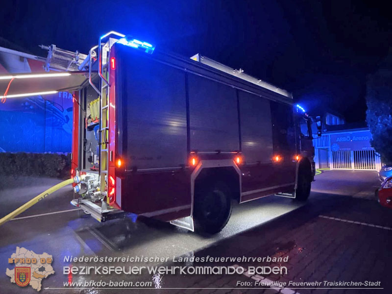 20251208_Kleinbrand am Sportplatz Traiskirchen  Foto: Freiwillige Feuerwehr Traiskirchen-Stadt