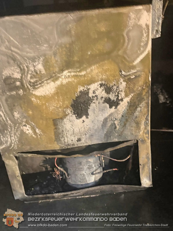 20251208_Kleinbrand am Sportplatz Traiskirchen Foto: Freiwillige Feuerwehr Traiskirchen-Stadt