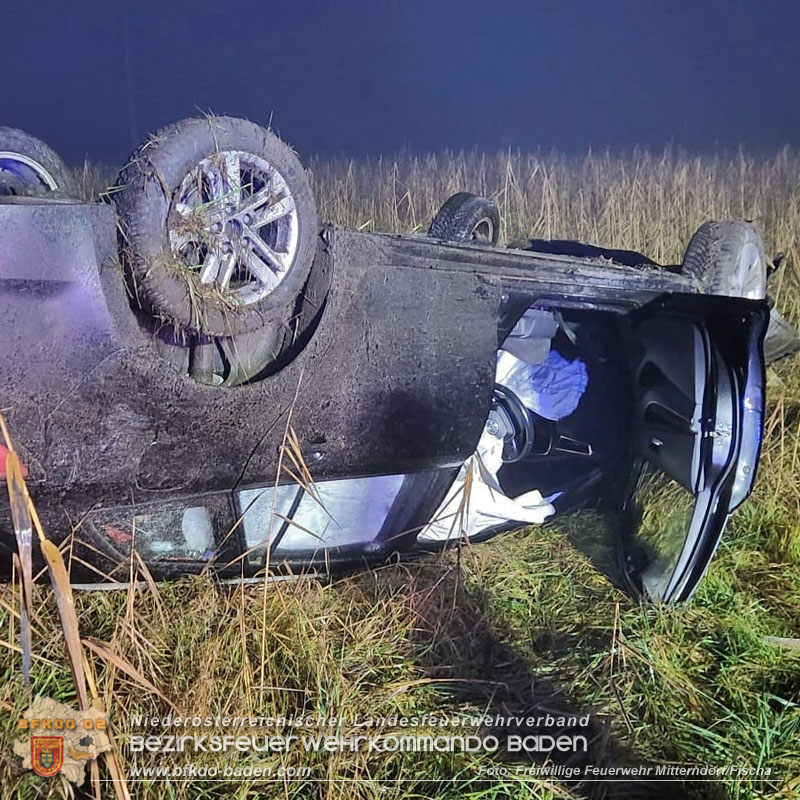 20251212_Verkehrsunfall auf der L4043 bei Mitterndorf an der Fischa Foto: FF Mitterndorf/Fischa 20251212_Verkehrsunfall auf der L4043 bei Mitterndorf an der Fischa Foto: FF Mitterndorf/Fischa