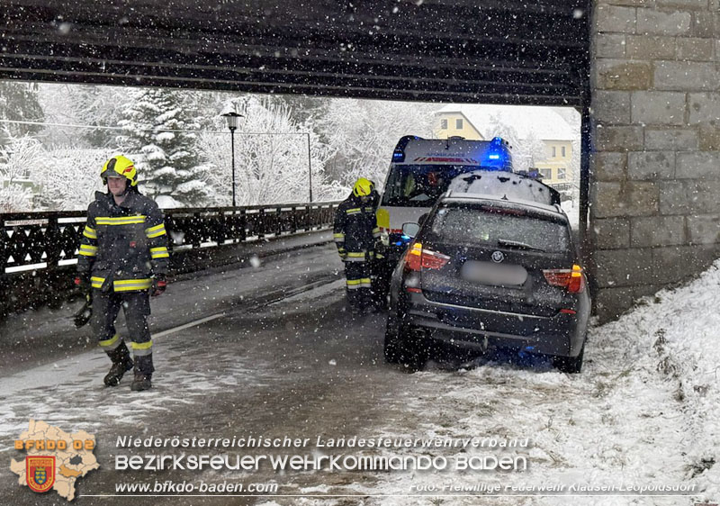 20251224_Fahrzeug verunfallt auf der L110 in Klausen-Leopoldsdorf  Foto: FF Klausen-Leopoldsdorf