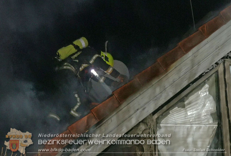20251227_N�chtlicher Brand in Baden mit Herausforderungen f�r die Einsatzkr�fte Foto: Stefan Schneider FF Baden-Stadt