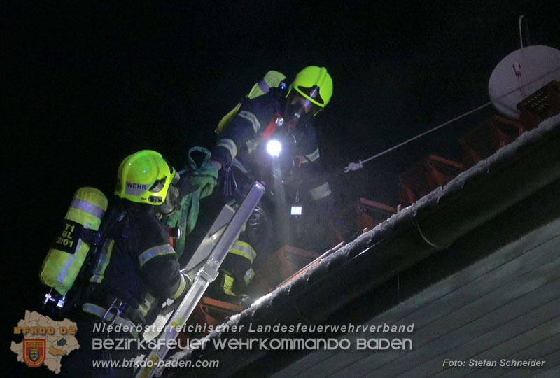 20251227_N�chtlicher Brand in Baden mit Herausforderungen f�r die Einsatzkr�fte Foto: Stefan Schneider FF Baden-Stadt