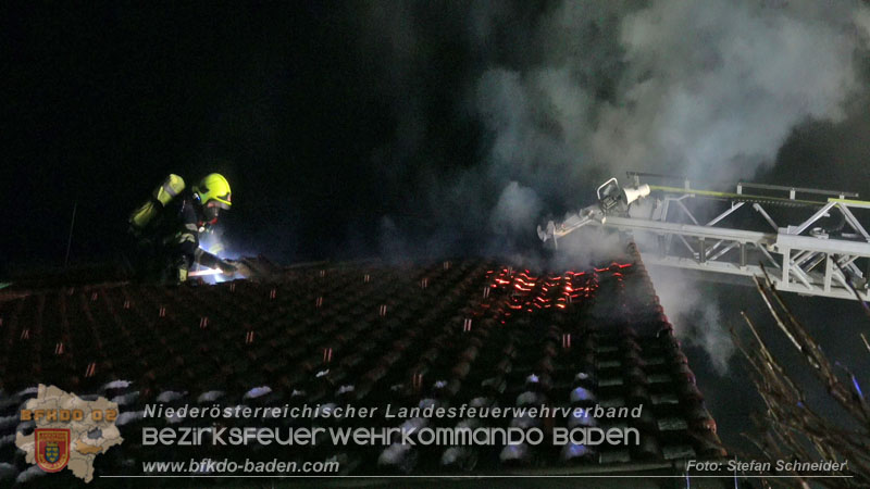 20251227_N�chtlicher Brand in Baden mit Herausforderungen f�r die Einsatzkr�fte Foto: Stefan Schneider FF Baden-Stadt