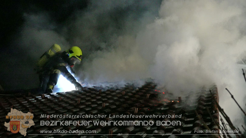 20251227_N�chtlicher Brand in Baden mit Herausforderungen f�r die Einsatzkr�fte Foto: Stefan Schneider FF Baden-Stadt