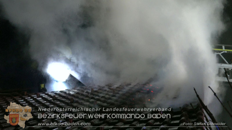 20251227_N�chtlicher Brand in Baden mit Herausforderungen f�r die Einsatzkr�fte Foto: Stefan Schneider FF Baden-Stadt