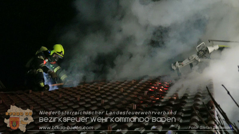 20251227_N�chtlicher Brand in Baden mit Herausforderungen f�r die Einsatzkr�fte Foto: Stefan Schneider FF Baden-Stadt