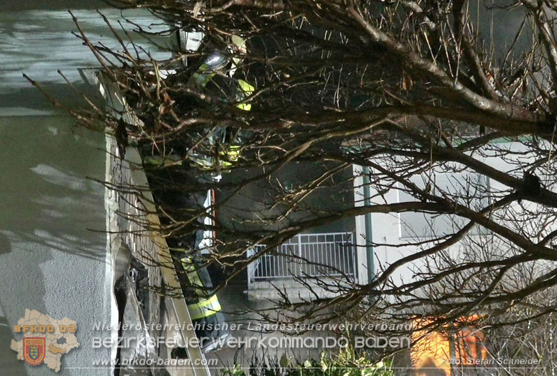 20251227_N�chtlicher Brand in Baden mit Herausforderungen f�r die Einsatzkr�fte Foto: Stefan Schneider FF Baden-Stadt