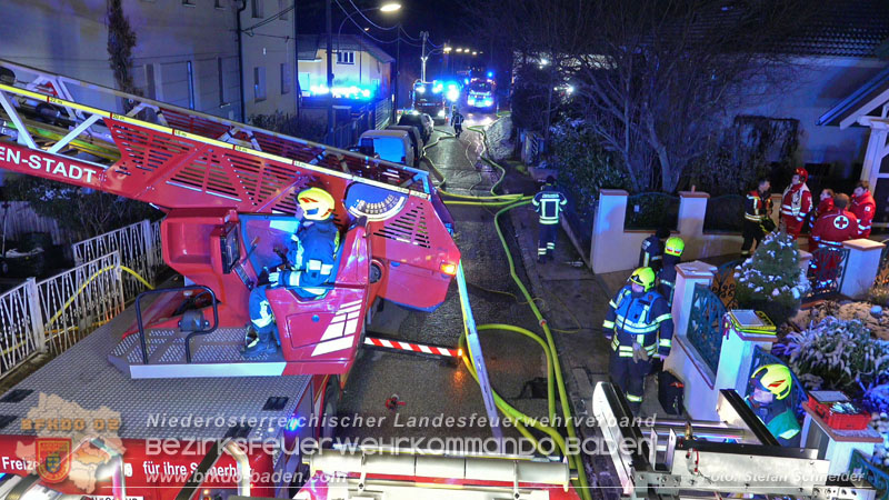 20251227_N�chtlicher Brand in Baden mit Herausforderungen f�r die Einsatzkr�fte Foto: Stefan Schneider FF Baden-Stadt