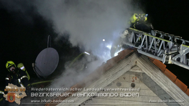 20251227_N�chtlicher Brand in Baden mit Herausforderungen f�r die Einsatzkr�fte Foto: Stefan Schneider FF Baden-Stadt
