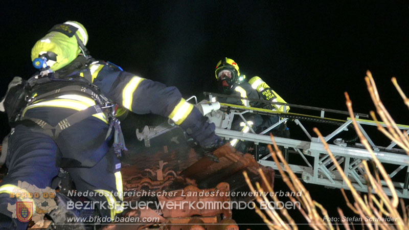 20251227_N�chtlicher Brand in Baden mit Herausforderungen f�r die Einsatzkr�fte Foto: Stefan Schneider FF Baden-Stadt
