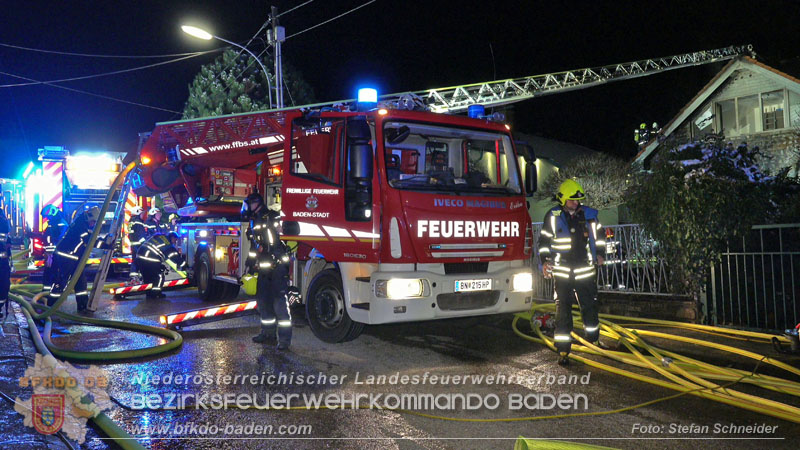 20251227_N�chtlicher Brand in Baden mit Herausforderungen f�r die Einsatzkr�fte Foto: Stefan Schneider FF Baden-Stadt