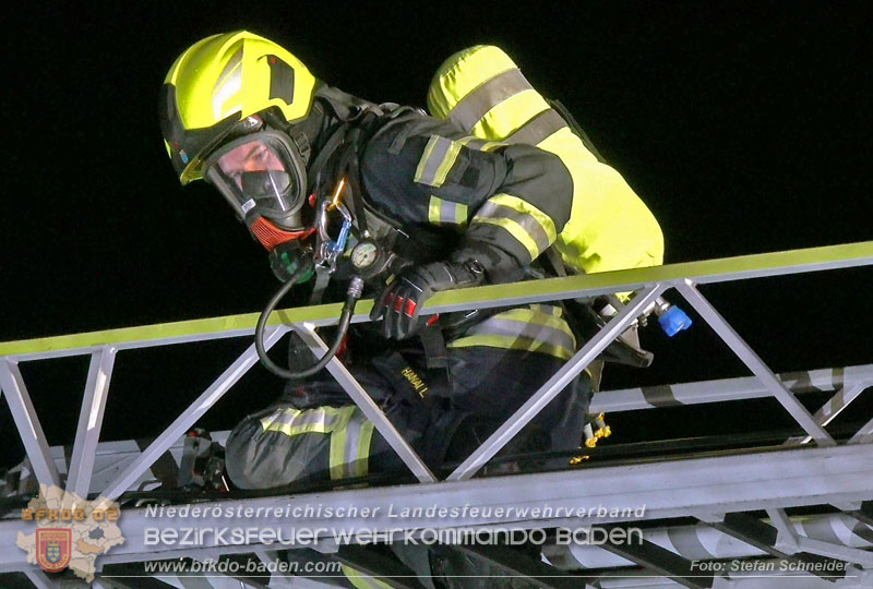 20251227_N�chtlicher Brand in Baden mit Herausforderungen f�r die Einsatzkr�fte Foto: Stefan Schneider FF Baden-Stadt