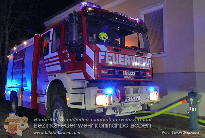 20251227_N�chtlicher Brand in Baden mit Herausforderungen f�r die Einsatzkr�fte Foto: Stefan Schneider FF Baden-Stadt