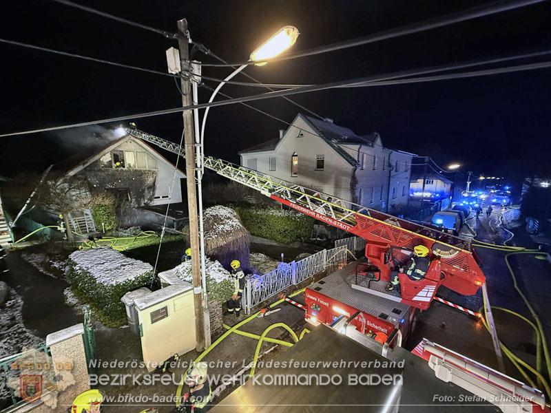 20251227_N�chtlicher Brand in Baden mit Herausforderungen f�r die Einsatzkr�fte Foto: Stefan Schneider FF Baden-Stadt
