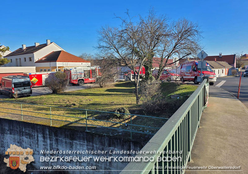 20251229 Schadstoffeinsatz nach Austritt von Hydraulik�l in Oberwaltersdorf Foto: FF Oberwalterdorf