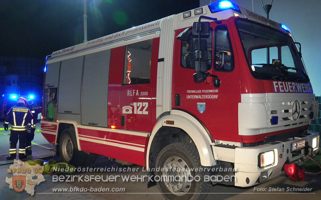 20260101_Brand einer Restmülltonne in einer Müllinsel in Unterwaltersdorf Foto: Stefan Schneider BFKDO BADEN 20260101_Brand einer Restmülltonne in einer Müllinsel in Unterwaltersdorf Foto: Stefan Schneider BFKDO BADEN