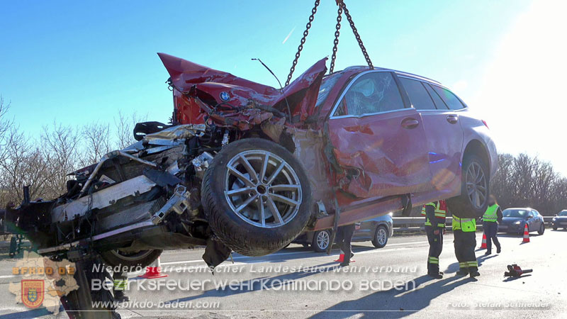 20260103_Pkw prallt gegen Streckendienstfahrzeug auf der A2 Foto: Stefan Schneider BFKDO BADEN
