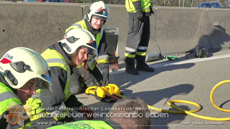20260103_Pkw prallt gegen Streckendienstfahrzeug auf der A2 Foto: Stefan Schneider BFKDO BADEN