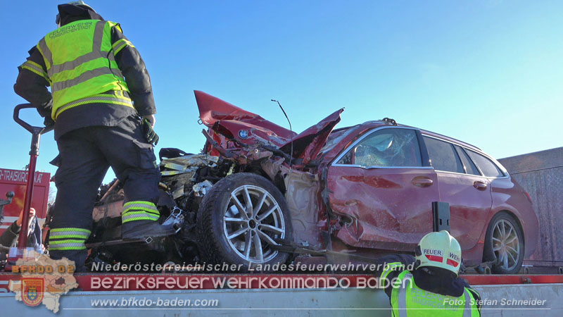 20260103_Pkw prallt gegen Streckendienstfahrzeug auf der A2 Foto: Stefan Schneider BFKDO BADEN