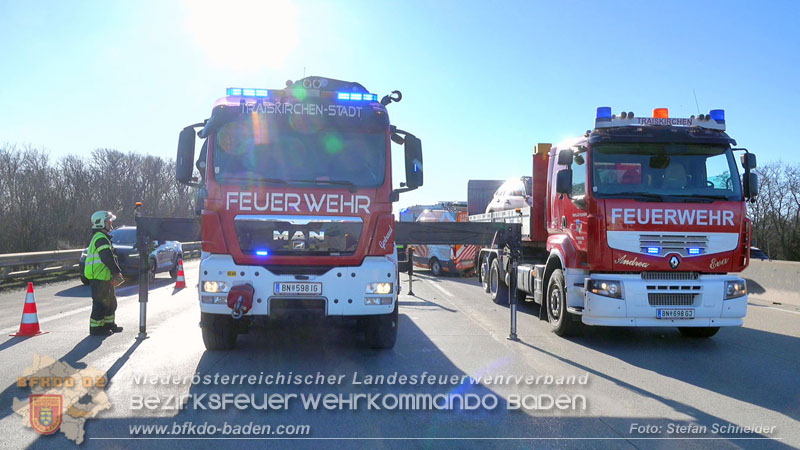 20260103_Pkw prallt gegen Streckendienstfahrzeug auf der A2 Foto: Stefan Schneider BFKDO BADEN