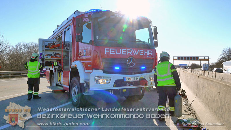 20260103_Pkw prallt gegen Streckendienstfahrzeug auf der A2 Foto: Stefan Schneider BFKDO BADEN