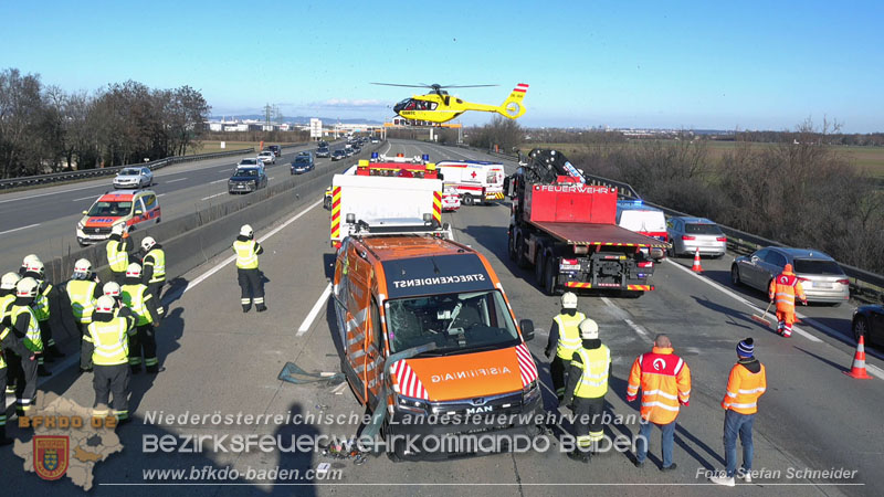 20260103_Pkw prallt gegen Streckendienstfahrzeug auf der A2 Foto: Stefan Schneider BFKDO BADEN
