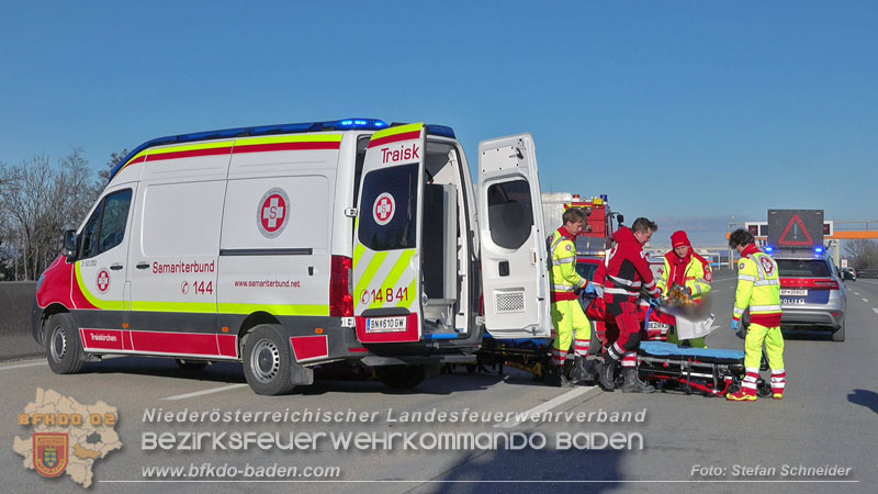 20260103_Pkw prallt gegen Streckendienstfahrzeug auf der A2 Foto: Stefan Schneider BFKDO BADEN