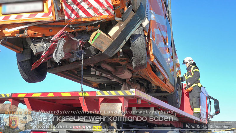 20260103_Pkw prallt gegen Streckendienstfahrzeug auf der A2 Foto: Stefan Schneider BFKDO BADEN