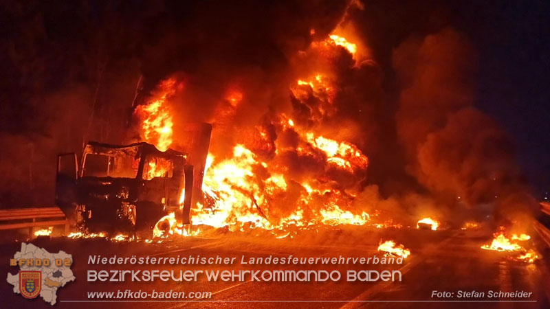 20260109_Vollbrand LKW Sattelzug auf der A21 bei Heiligenkreuz N� fordert Einsatzkr�fte �ber Stunden  Foto: Stefan Schneider BFKDO BADEN