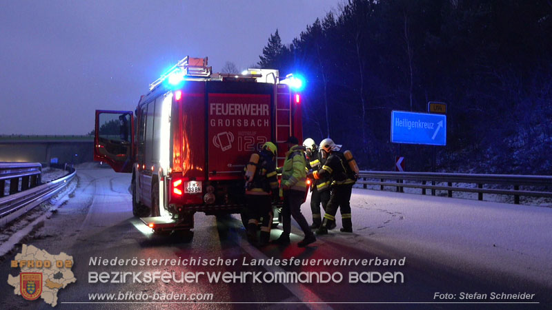 20260109_Vollbrand LKW Sattelzug auf der A21 bei Heiligenkreuz N� fordert Einsatzkr�fte �ber Stunden  Foto: Stefan Schneider BFKDO BADEN