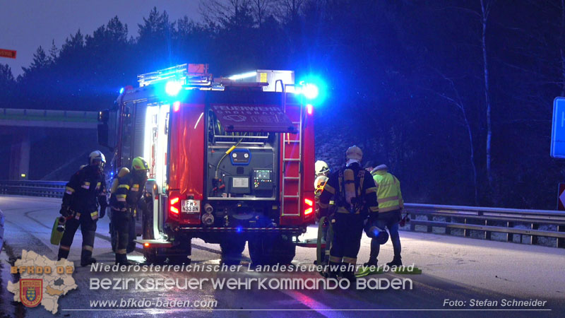 20260109_Vollbrand LKW Sattelzug auf der A21 bei Heiligenkreuz N� fordert Einsatzkr�fte �ber Stunden  Foto: Stefan Schneider BFKDO BADEN