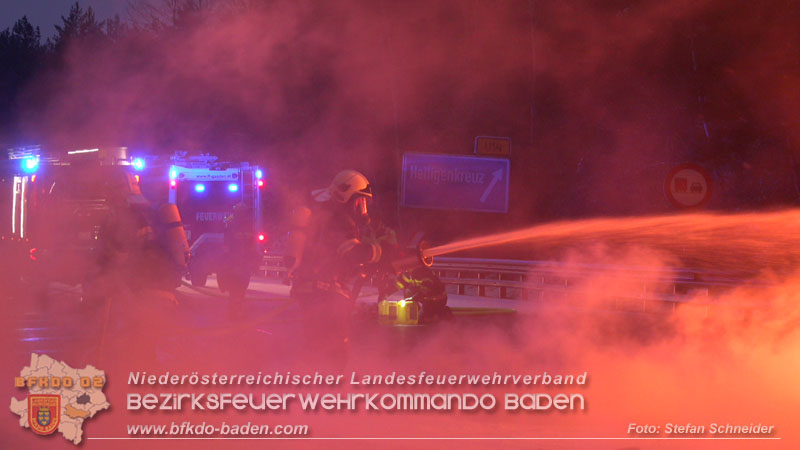 20260109_Vollbrand LKW Sattelzug auf der A21 bei Heiligenkreuz N� fordert Einsatzkr�fte �ber Stunden  Foto: Stefan Schneider BFKDO BADEN