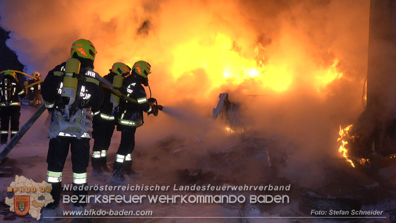 20260109_Vollbrand LKW Sattelzug auf der A21 bei Heiligenkreuz N� fordert Einsatzkr�fte �ber Stunden  Foto: Stefan Schneider BFKDO BADEN