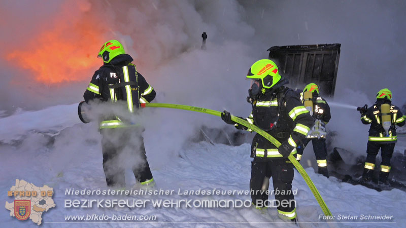 20260109_Vollbrand LKW Sattelzug auf der A21 bei Heiligenkreuz N� fordert Einsatzkr�fte �ber Stunden  Foto: Stefan Schneider BFKDO BADEN