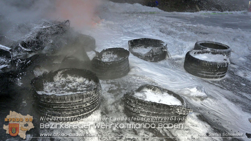 20260109_Vollbrand LKW Sattelzug auf der A21 bei Heiligenkreuz N� fordert Einsatzkr�fte �ber Stunden  Foto: Stefan Schneider BFKDO BADEN