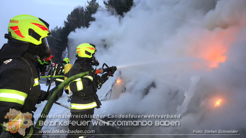 20260109_Vollbrand LKW Sattelzug auf der A21 bei Heiligenkreuz N� fordert Einsatzkr�fte �ber Stunden  Foto: Stefan Schneider BFKDO BADEN