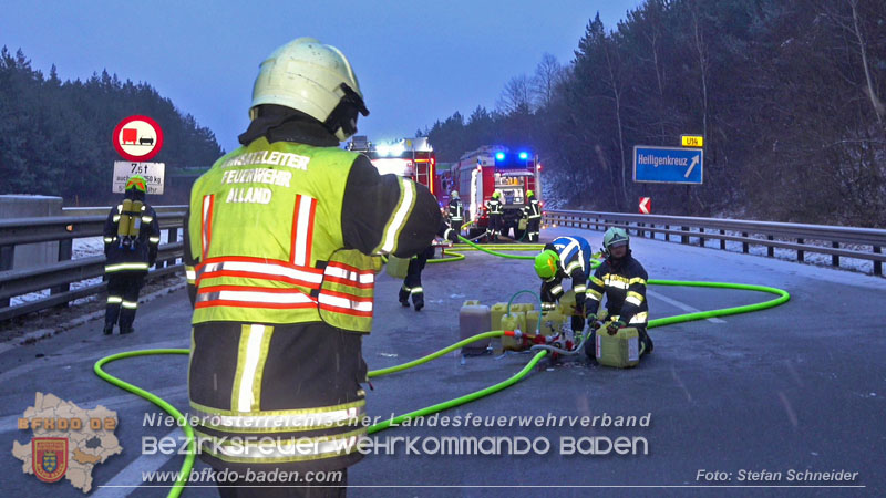 20260109_Vollbrand LKW Sattelzug auf der A21 bei Heiligenkreuz N� fordert Einsatzkr�fte �ber Stunden  Foto: Stefan Schneider BFKDO BADEN