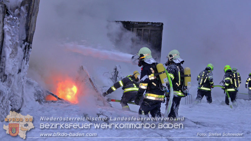 20260109_Vollbrand LKW Sattelzug auf der A21 bei Heiligenkreuz N� fordert Einsatzkr�fte �ber Stunden  Foto: Stefan Schneider BFKDO BADEN