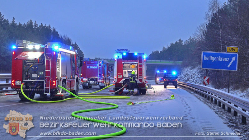 20260109_Vollbrand LKW Sattelzug auf der A21 bei Heiligenkreuz N� fordert Einsatzkr�fte �ber Stunden  Foto: Stefan Schneider BFKDO BADEN