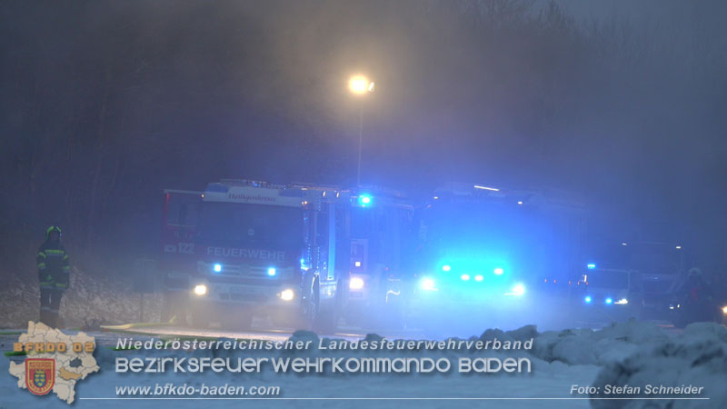 20260109_Vollbrand LKW Sattelzug auf der A21 bei Heiligenkreuz N� fordert Einsatzkr�fte �ber Stunden  Foto: Stefan Schneider BFKDO BADEN