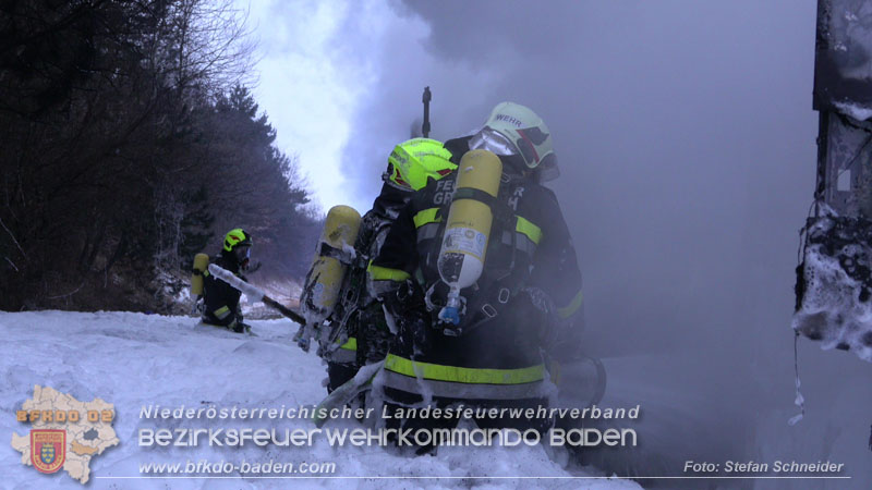 20260109_Vollbrand LKW Sattelzug auf der A21 bei Heiligenkreuz N� fordert Einsatzkr�fte �ber Stunden  Foto: Stefan Schneider BFKDO BADEN