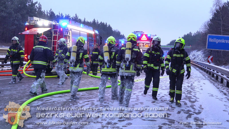 20260109_Vollbrand LKW Sattelzug auf der A21 bei Heiligenkreuz N� fordert Einsatzkr�fte �ber Stunden  Foto: Stefan Schneider BFKDO BADEN