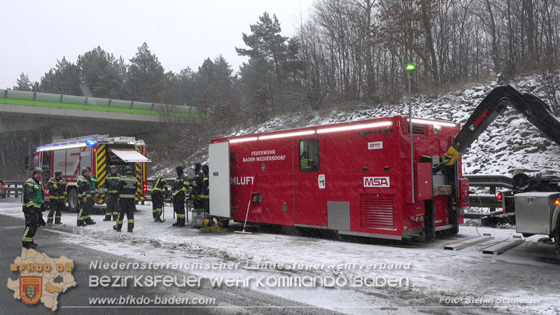 20260109_Vollbrand LKW Sattelzug auf der A21 bei Heiligenkreuz N� fordert Einsatzkr�fte �ber Stunden  Foto: Stefan Schneider BFKDO BADEN